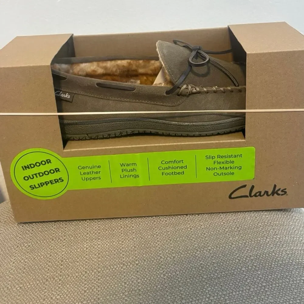 Clarks Suede Moccasin Loafer Slippers NEW Sz 10